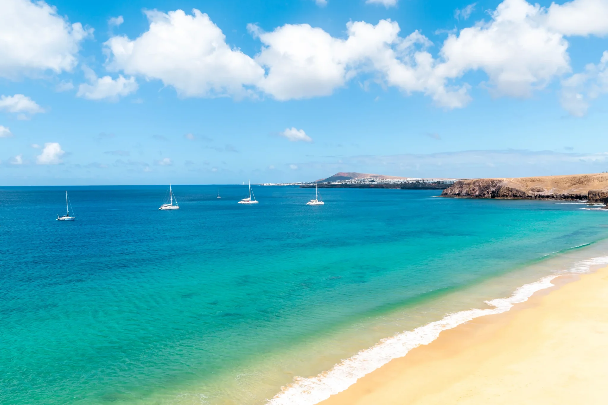 Vista panorámica de una de las playas de la isla de Lanzarote.