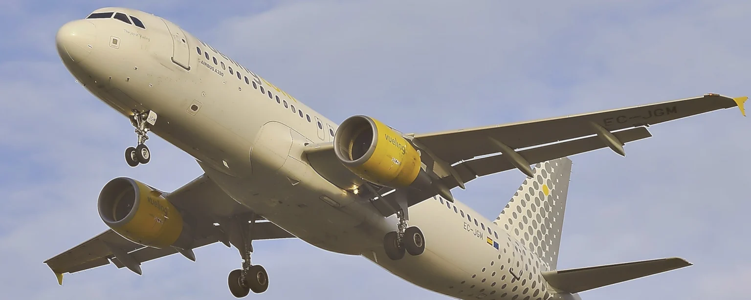Un avión de Vueling despegando. Vueling redujo sus emisiones de CO2